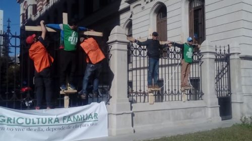 El triste calvario de los trabajadores de la Agricultura familiar