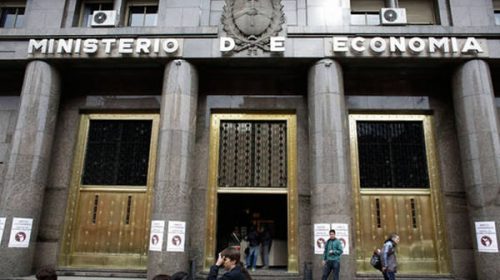 Por la devaluación, la deuda superará el 70% del PBI
