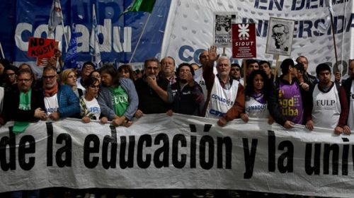 Continúa el paro de docentes universitarios