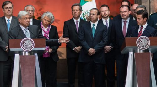 Primer gesto de poder de AMLO: liberan a la líder de los maestros y cancela la reforma educativa mexicana