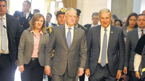 El ministro Oscar Aguad recibió al jefe del Pentágono, James Mattis