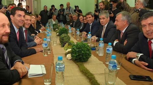 Gobernadores, sorprendidos y molestos con la Casa Rosada
