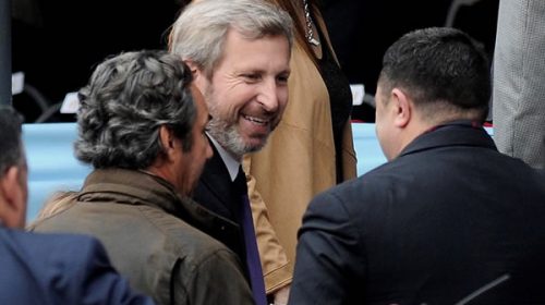 IAPV: entregaron petitorio a Frigerio