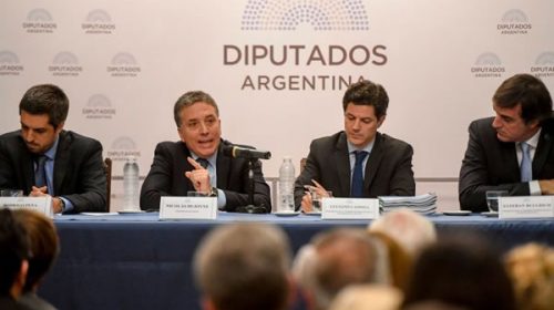 Dujovne responde hoy por el Presupuesto y se espera una jornada larga y tensa