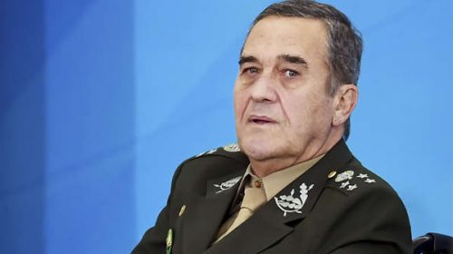 El jefe del Ejército, en campaña contra Lula