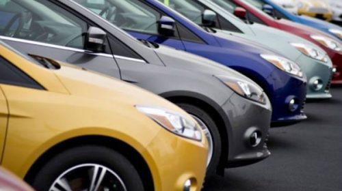 Cierra el mes con un desplome de hasta 30% la venta de autos