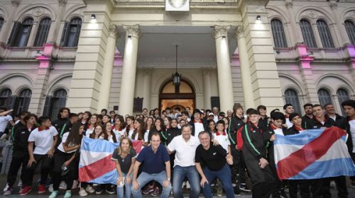 Bordet garantizó que no habrá recortes en los fondos destinados al deporte para niños y jóvenes entrerrianos Bordet garantizó que no habrá recortes en los fondos destinados al deporte para niños y jóvenes entrerrianos