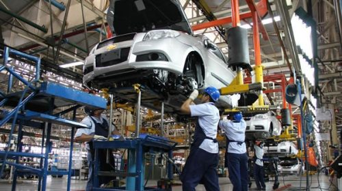 Informes privados muestran que en enero la industria siguió cuesta abajo