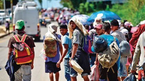 Más de siete mil caminantes marchan en México hacia Estados Unidos