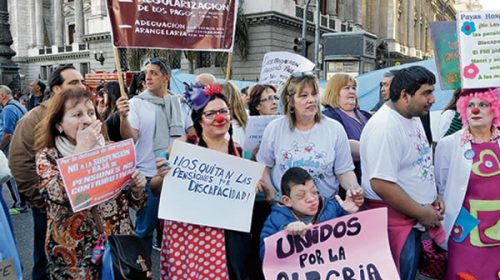 Ajuste en discapacidad: multitudinaria marcha en el Congreso