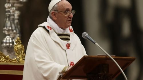 El Papa, contra los “cristianos hipócritas y sepulcros”