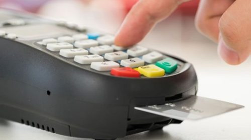 Bancos cortan la tarjeta a quienes no pueden pagar el mínimo Bancos cortan la tarjeta a quienes no pueden pagar el mínimo