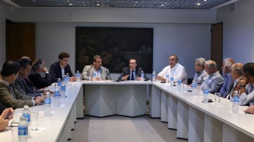 Planean extender el bono al sector público para aplacar reclamos y evitar reabrir paritarias Planean extender el bono al sector público para aplacar reclamos y evitar reabrir paritarias