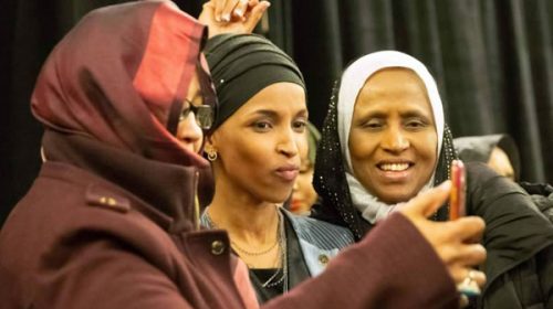 La ola feminista irrumpe en el poder político con una presencia histórica en el Congreso