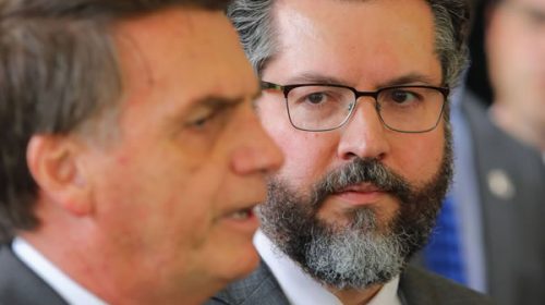 Ernesto Araújo, el canciller de Bolsonaro que mira a Trump Ernesto Araújo, el canciller de Bolsonaro que mira a Trump