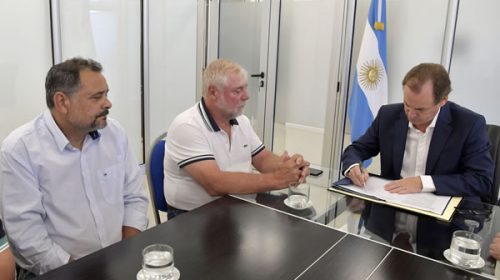Bordet formalizó con los gremios estatales la recategorización para 10.000 trabajadores públicos
