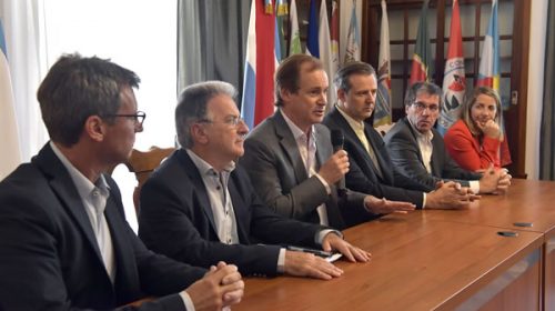 Se inician obras de infraestructura vial y de salud en tres ciudades entrerrianas