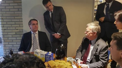 Bolsonaro estrecha lazos con la administración Trump