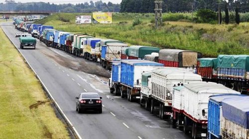 Transportistas anunciaron posibles cortes totales en la autovía y en el túnel subfluvial
