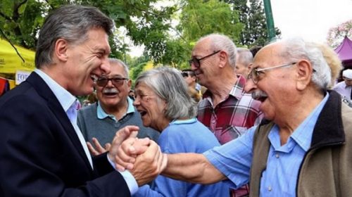 Al final, Macri les recortó a los jubilados un 13%, igual que De la Rúa