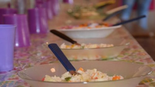 Más de 900 comedores escolares y comunitarios permanecerán abiertos durante el verano