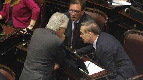 Pichetto y Pinedo apuran una sesión el miércoles para sancionar la ley de papel prensa