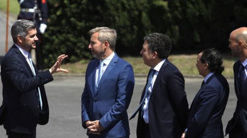 El Gobierno tantea un giro a la derecha tras la irrupción de Bolsonaro y Vox