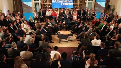 El peronismo de centro se aleja de Cristina, pero reconoce que necesita 25 puntos en la provincia