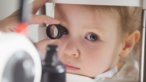 El Hospital Garrahan realizó mil procedimientos en niños con cáncer ocular