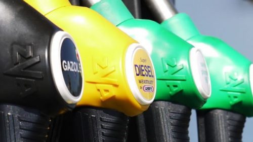 Las petroleras analizan si rebajan el precio del gasoil