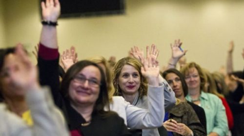 Las mujeres necesitan 202 años para ganar lo mismo que los hombres