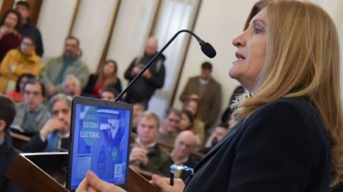 La ministra Romero confirmó el desdoblamiento de las elecciones