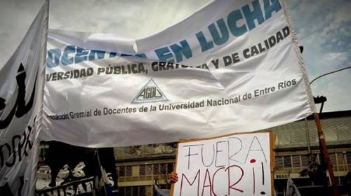 Docentes universitarios entrerrianos reclamaron la apertura de paritarias Docentes universitarios entrerrianos reclamaron la apertura de paritarias