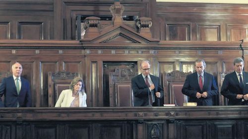 La Corte decide hoy si suspende o no la consulta popular en La Rioja