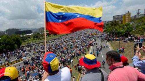 El Gobierno crea un programa para facilitar el ingreso de venezolanos al país