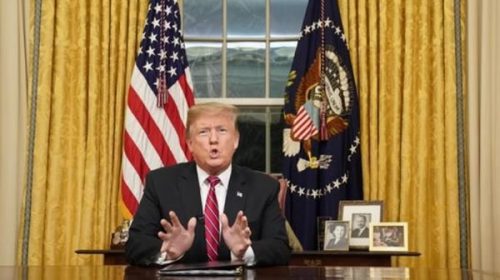 Trump no declaró la emergencia nacional y convocó a demócratas a seguir negociado