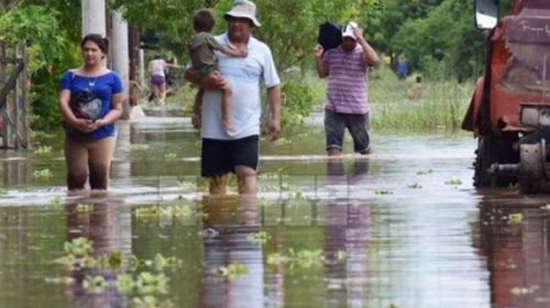 Más de 7.600 personas continúan evacuadas por las inundaciones
