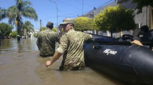 Por las inundaciones, el gobernador chaqueño Peppo reconoció una “situación de desastre”