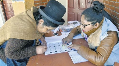 Bolivia realizó por primera vez elecciones primarias