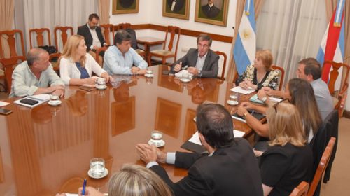 El gobierno volverá a reunirse este martes con los gremios docentes
