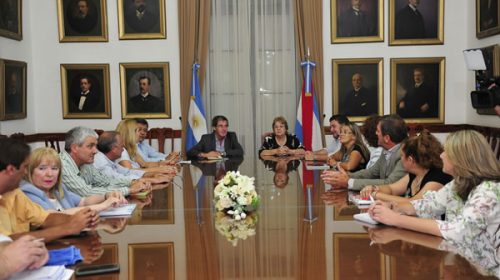 La primera oferta salarial de 2019 es del 15 por ciento para los docentes