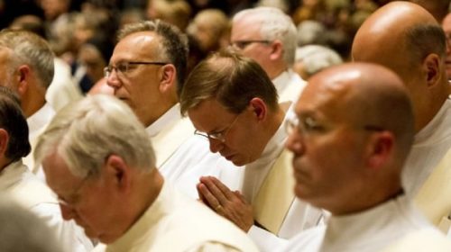 Estas son las directivas del Vaticano para los hijos de sacerdotes