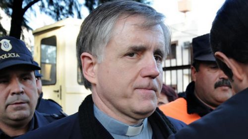 Incluyen al padre Grassi en el registro genético de violadores