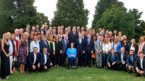 Macri reúne a diputados y senadores en Olivos