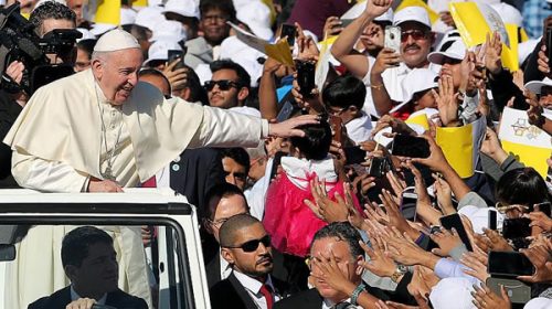 En la “mayor concentración pública de la historia” de Emiratos, el papa Francisco ofició una histórica misa en Abu Dhabi