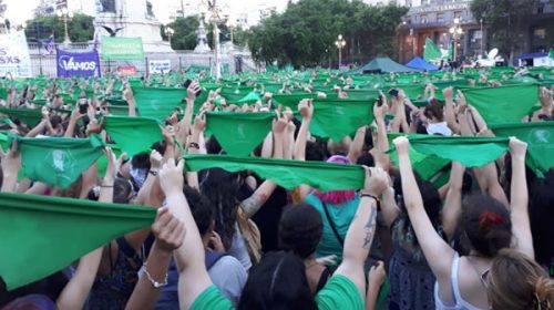 El pañuelazo por el aborto legal se hizo sentir en todo el país
