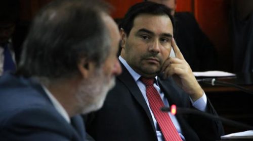 Valdés también se despega de Macri y avisa que desdobla