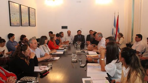 El gobierno mejoró la propuesta y ofreció 20 por ciento de aumento a los trabajadores de la administración pública