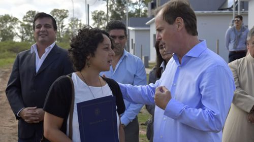 Bordet inauguró las primeras viviendas construidas íntegramente con fondos provinciales
