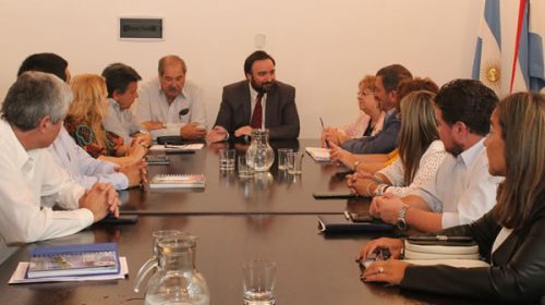 El gobierno continúa el diálogo paritario con los gremios docentes